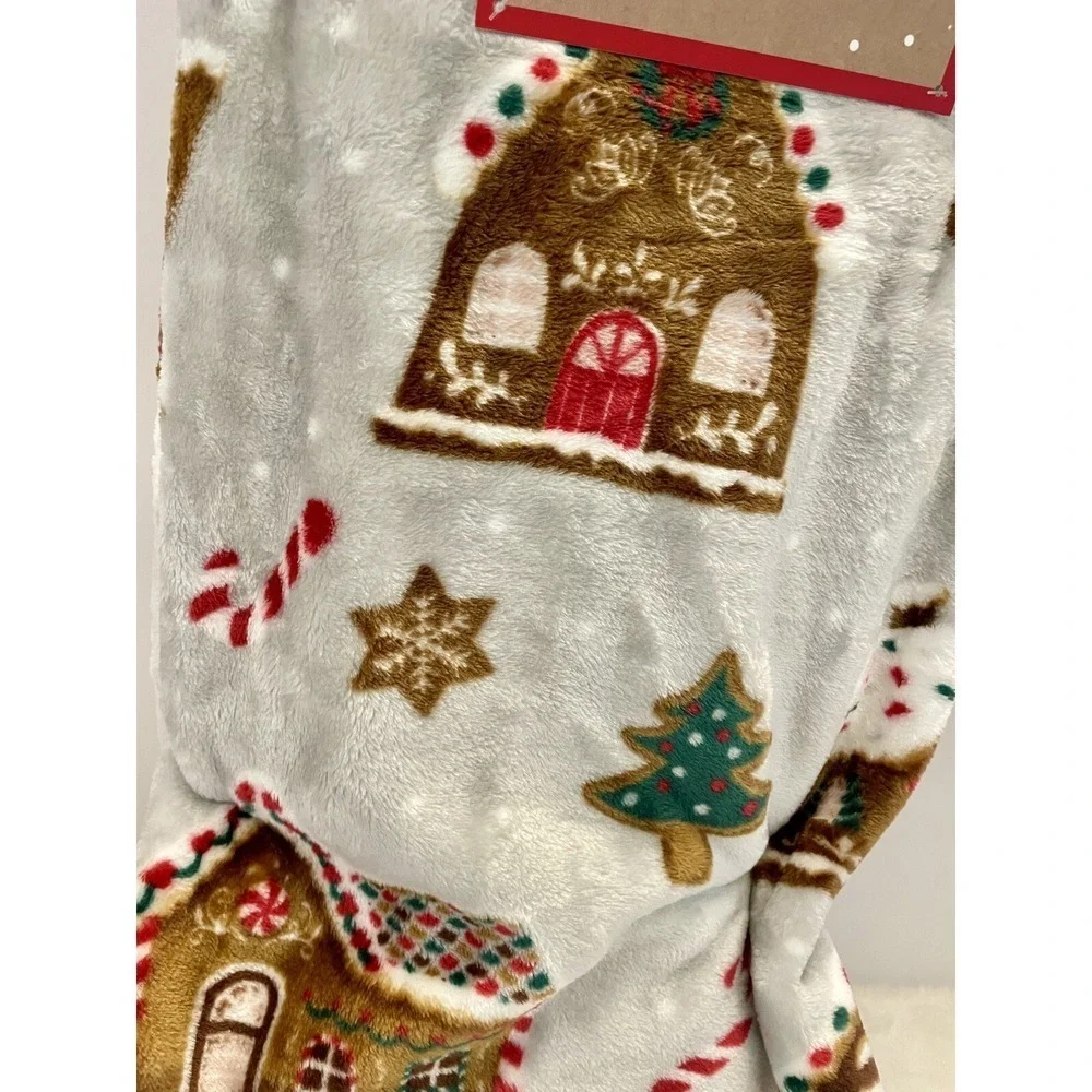Merry Way Decorative Plush‎ CHRISTMAS Holiday Gingerbread Throw Blanket